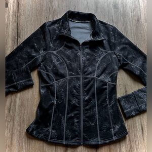 NWT Fabletics Full-Zip Jacket Cold Weather Reptilla Grey Womens Size M